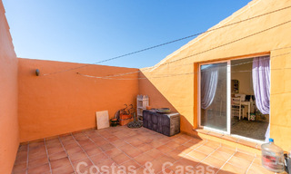 Ruim penthouse te koop in een gated strandcomplex met magnifiek zeezicht in La Duquesa, Costa del Sol 59314 