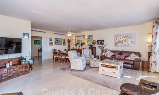 Ruim penthouse te koop in een gated strandcomplex met magnifiek zeezicht in La Duquesa, Costa del Sol 59317 