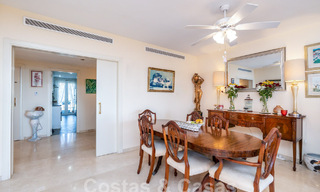 Ruim penthouse te koop in een gated strandcomplex met magnifiek zeezicht in La Duquesa, Costa del Sol 59319 