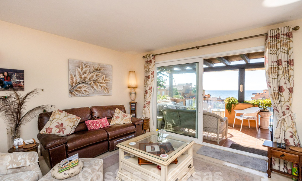 Ruim penthouse te koop in een gated strandcomplex met magnifiek zeezicht in La Duquesa, Costa del Sol 59327