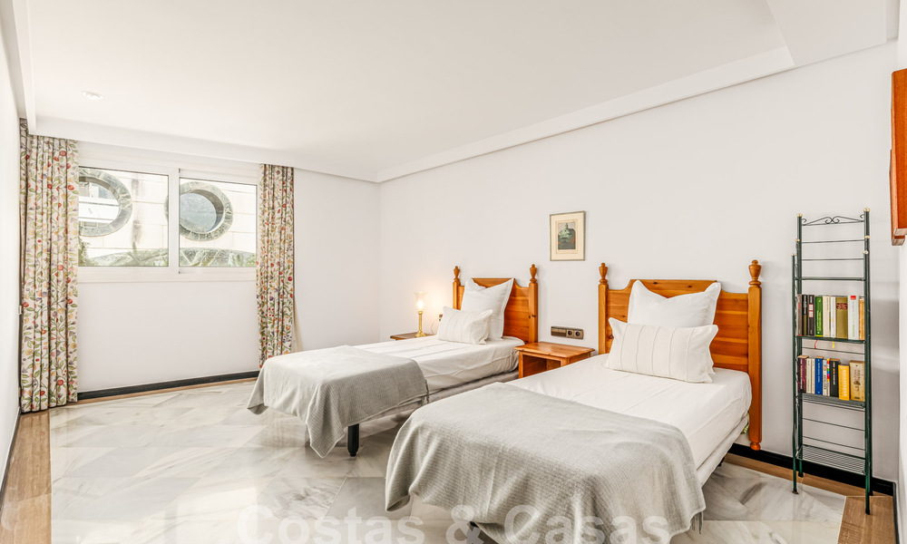Up-market appartement in eerstelijnsstrand complex te koop in Marbella centrum 59292