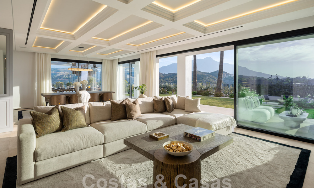 Moderne Andalusische luxevilla met onbelemmerd zeezicht te koop in een beveiligde wijk in La Quinta, Marbella - Benahavis 59538