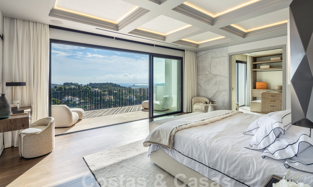 Moderne Andalusische luxevilla met onbelemmerd zeezicht te koop in een beveiligde wijk in La Quinta, Marbella - Benahavis 59549