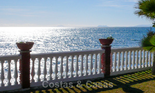 Beachfront Luxe Villa te koop, direct aan zee, Marbella - Estepona 31107 