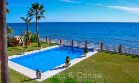Beachfront Luxe Villa te koop, direct aan zee, Marbella - Estepona 31111