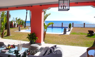 Beachfront Luxe Villa te koop, direct aan zee, Marbella - Estepona 31116 