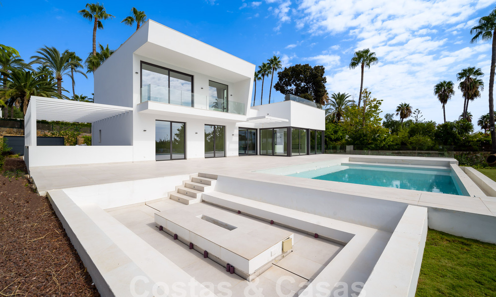 Contemporaine nieuwbouwvilla te koop in een geprefereerde golfurbanisatie op de New Golden Mile, Marbella - Benahavis 59571