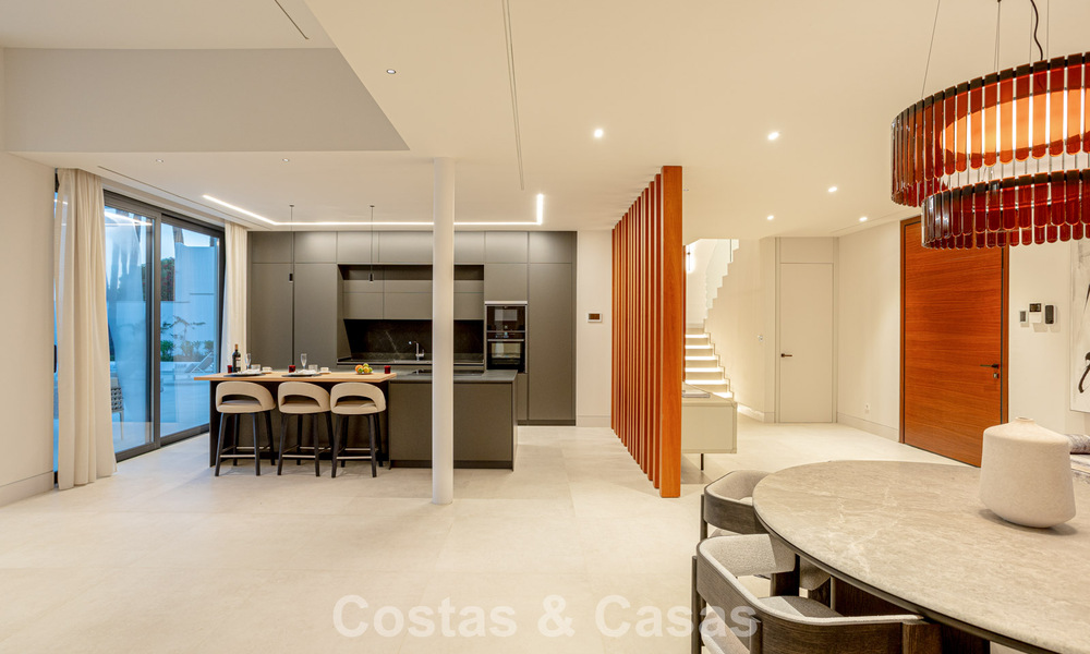 Contemporaine nieuwbouwvilla te koop in een geprefereerde golfurbanisatie op de New Golden Mile, Marbella - Benahavis 782500