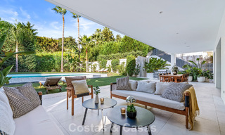 Moderne luxevilla te koop in een eigentijds bouwstijl, op loopafstand van Puerto Banus, Marbella 788885 