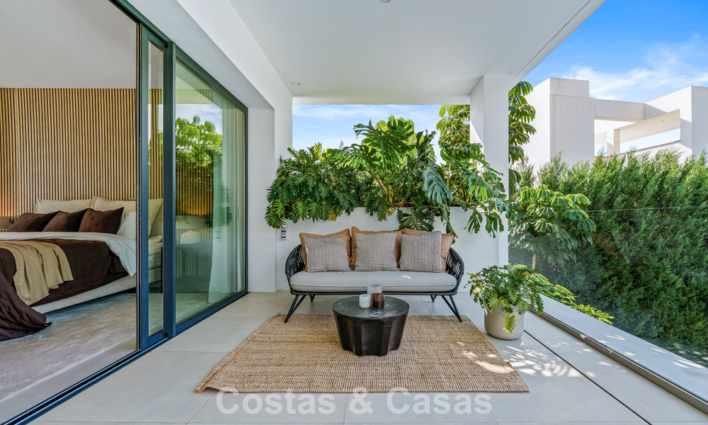 Moderne luxevilla te koop in een eigentijds bouwstijl, op loopafstand van Puerto Banus, Marbella 788895