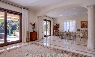 Tijdloze luxevilla met Andalusische charme te koop omgeven door golfbanen in Marbella - Benahavis 59652 