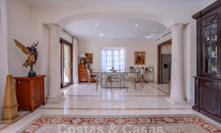 Tijdloze luxevilla met Andalusische charme te koop omgeven door golfbanen in Marbella - Benahavis 59654 