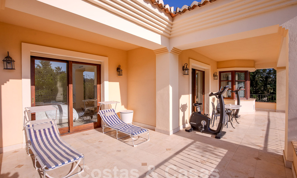 Tijdloze luxevilla met Andalusische charme te koop omgeven door golfbanen in Marbella - Benahavis 59668