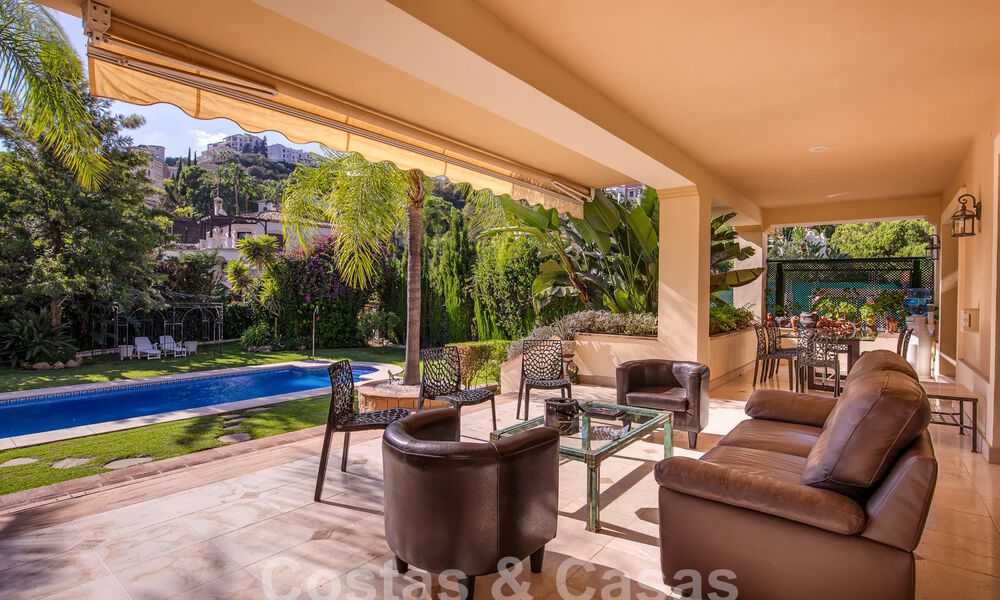 Tijdloze luxevilla met Andalusische charme te koop omgeven door golfbanen in Marbella - Benahavis 59685
