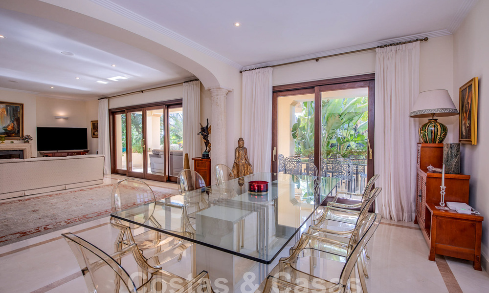 Tijdloze luxevilla met Andalusische charme te koop omgeven door golfbanen in Marbella - Benahavis 59688