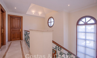 Tijdloze luxevilla met Andalusische charme te koop omgeven door golfbanen in Marbella - Benahavis 59691 