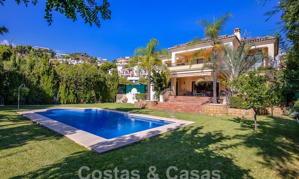 Tijdloze luxevilla met Andalusische charme te koop omgeven door golfbanen in Marbella - Benahavis 59695