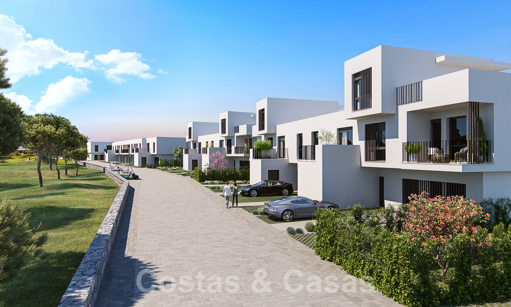 Nieuwe, moderne rijwoningen met 4 slaapkamers te koop in een eersteklas golfresort in San Roque, Costa del Sol 59491