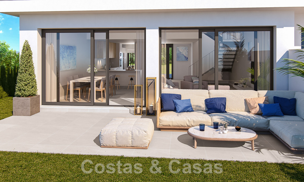 Nieuwe, moderne rijwoningen met 4 slaapkamers te koop in een eersteklas golfresort in San Roque, Costa del Sol 59495