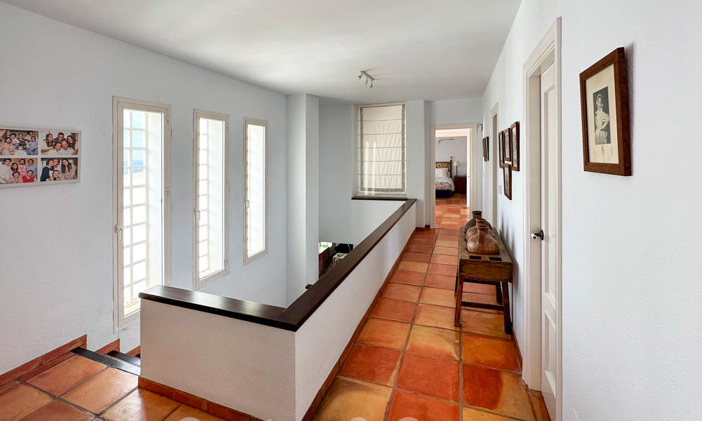 Te renoveren villa met veel potentieel te koop op enkele meters van het strand in een populaire zone van Marbella Oost 59702