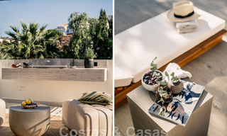 Karaktervolle, gerenoveerde luxevilla met zeezicht in een gated community te koop in Nueva Andalucia, Marbella 60030 