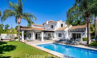 Eigentijdse Andalusische luxevilla te koop in een hoogstaande golfomgeving in Nueva Andalucia, Marbella 59936 