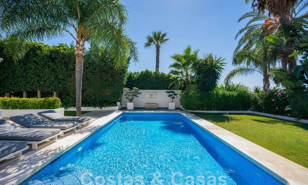 Eigentijdse Andalusische luxevilla te koop in een hoogstaande golfomgeving in Nueva Andalucia, Marbella 59941