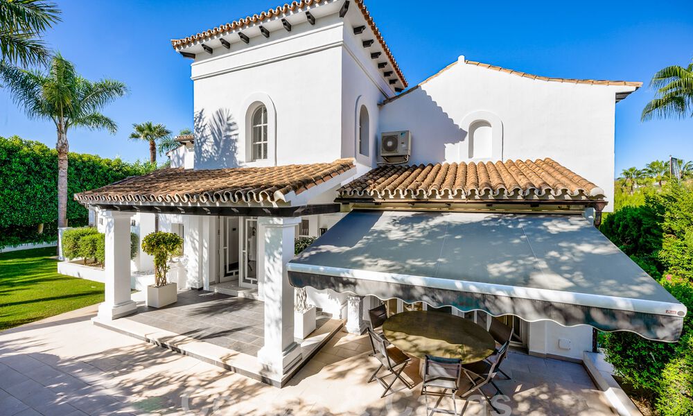 Eigentijdse Andalusische luxevilla te koop in een hoogstaande golfomgeving in Nueva Andalucia, Marbella 59943