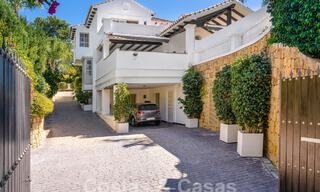 Eigentijdse Andalusische luxevilla te koop in een hoogstaande golfomgeving in Nueva Andalucia, Marbella 59981 