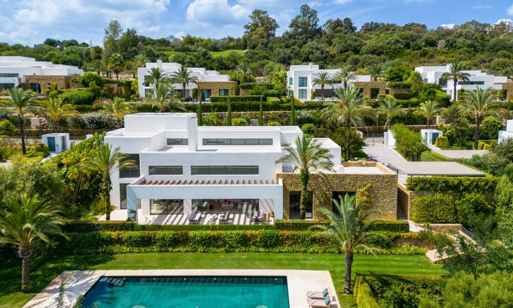 Modernistische luxevilla te koop, eerstelijns golf op een bekroonde golfbaan aan de Costa del Sol 59916