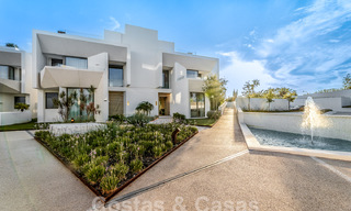 Boetiekvilla te koop met infinity zwembad en panoramisch zeezicht in Nueva Andalucia, Marbella 59752 
