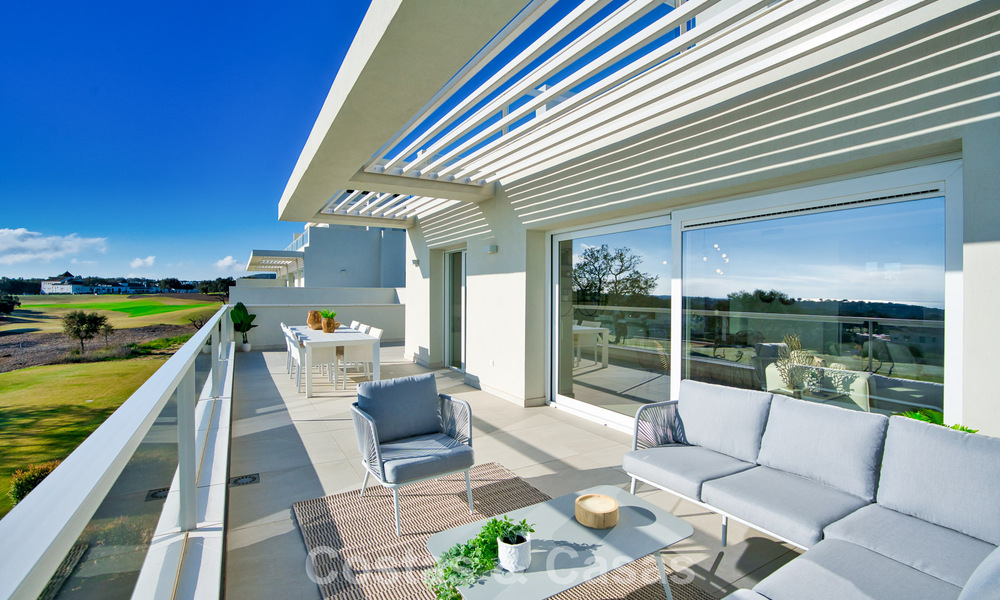 Exclusief project met nieuwe frontlijn golf appartementen te koop in San Roque, Costa del Sol 60326