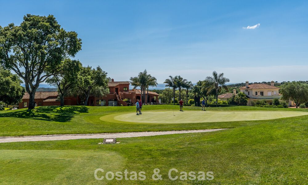 Exclusief project met nieuwe frontlijn golf appartementen te koop in San Roque, Costa del Sol 60359