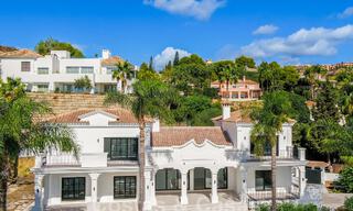 Luxevilla i/e klassieke en Andalusische bouwstijl met zeezicht te koop o/d New Golden Mile, Marbella - Estepona 60083 