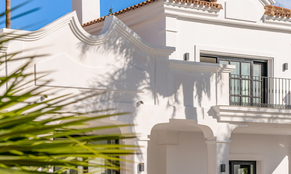 Luxevilla i/e klassieke en Andalusische bouwstijl met zeezicht te koop o/d New Golden Mile, Marbella - Estepona 60087
