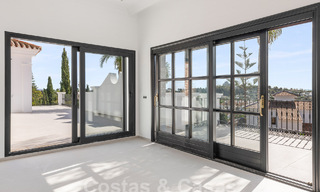 Luxevilla i/e klassieke en Andalusische bouwstijl met zeezicht te koop o/d New Golden Mile, Marbella - Estepona 60098 