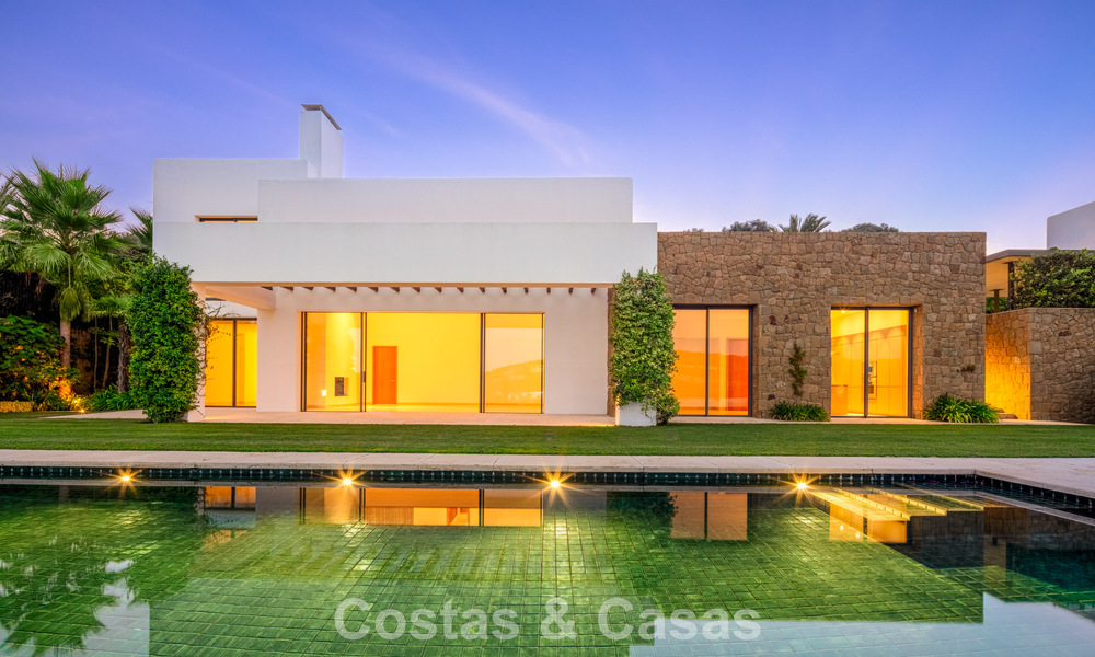 Contemporaine luxevilla te koop in een eerstelijns golfcomplex aan de Costa del Sol 60457