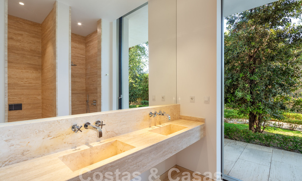 Statige designervilla te koop, direct aan een 5-sterren golfbaan aan de Costa del Sol 60123