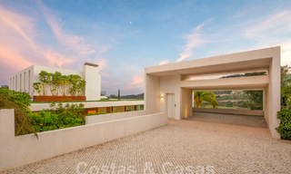 Statige designervilla te koop, direct aan een 5-sterren golfbaan aan de Costa del Sol 60131 