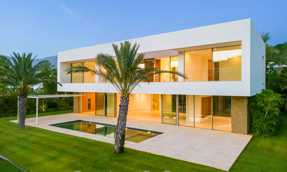 Instapklare, ultra-luxueuze designervilla te koop in een superieur golfresort aan de Costa del Sol 60169