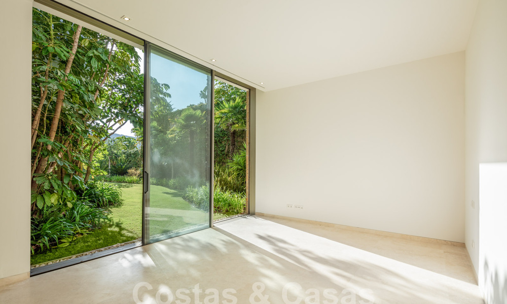 Instapklare, ultra-luxueuze designervilla te koop in een superieur golfresort aan de Costa del Sol 60182