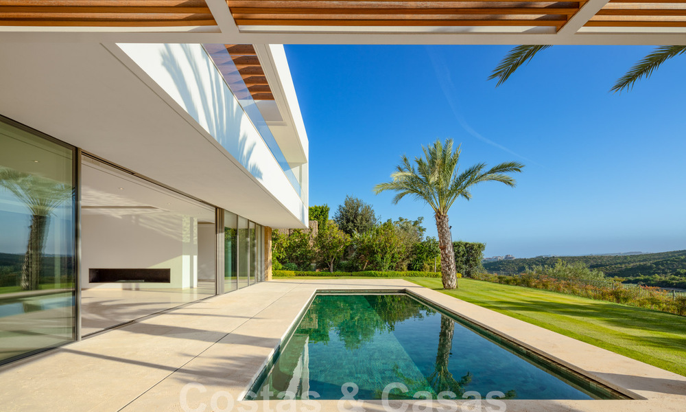 Instapklare, ultra-luxueuze designervilla te koop in een superieur golfresort aan de Costa del Sol 60187