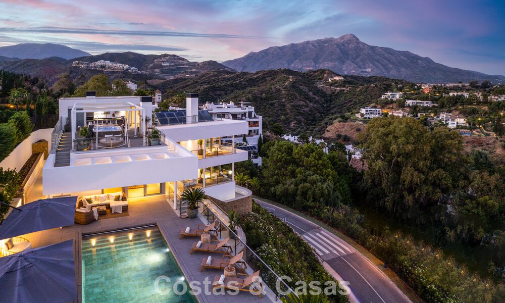 Gesofisticeerde luxevilla te koop in een exclusief golfresort met panoramisch uitzicht in La Quinta, Marbella - Benahavis 60411