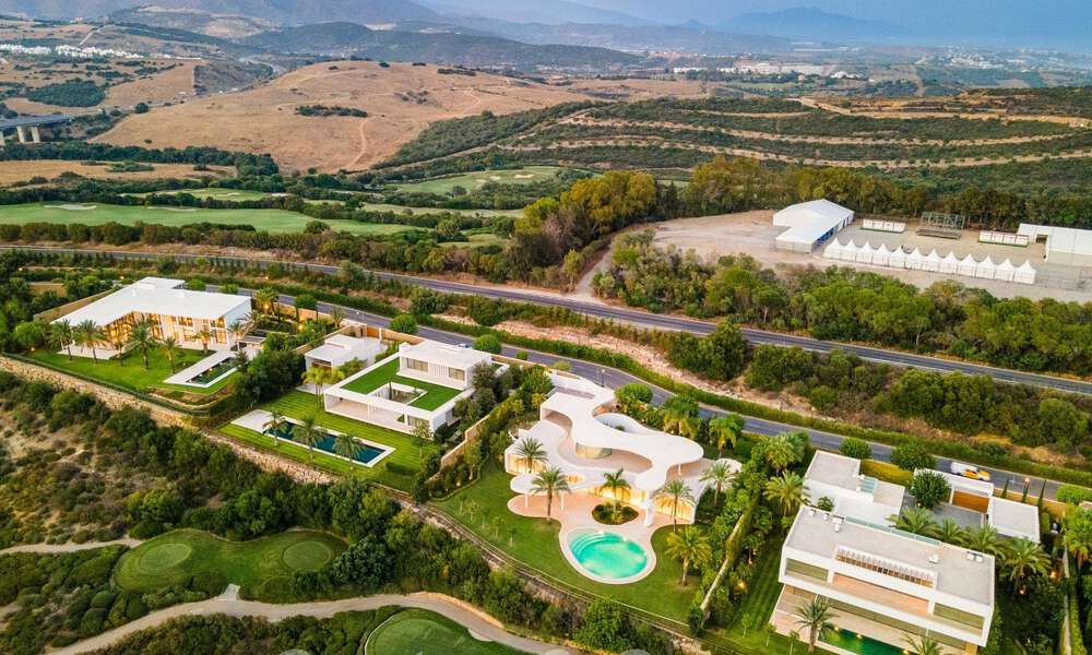 Extravagante designervilla te koop, eerstelijnsgolf in een 5* golfresort aan de Costa del Sol 60189