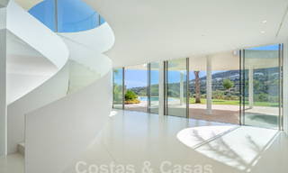 Extravagante designervilla te koop, eerstelijnsgolf in een 5* golfresort aan de Costa del Sol 60207 
