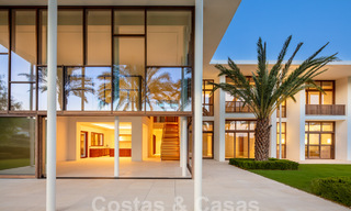 Nieuwe, high-end luxevilla, op de frontlinie van een eersteklas golfbaan aan de Costa del Sol 60216 