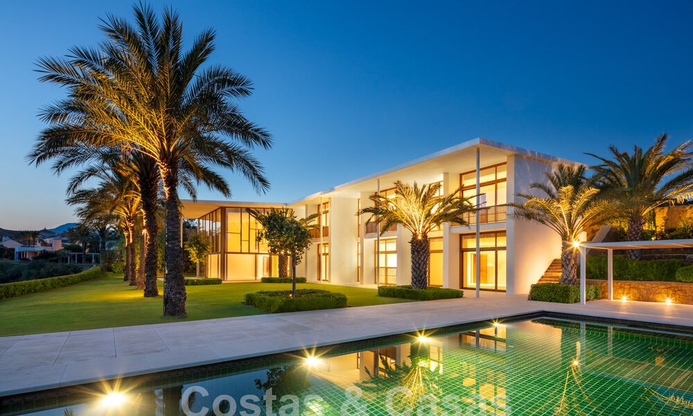 Nieuwe, high-end luxevilla, op de frontlinie van een eersteklas golfbaan aan de Costa del Sol 60218