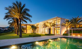 Nieuwe, high-end luxevilla, op de frontlinie van een eersteklas golfbaan aan de Costa del Sol 60218 