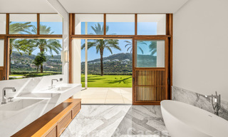 Nieuwe, high-end luxevilla, op de frontlinie van een eersteklas golfbaan aan de Costa del Sol 60222 