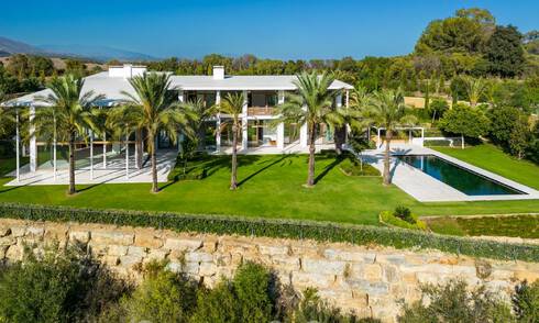 Nieuwe, high-end luxevilla, op de frontlinie van een eersteklas golfbaan aan de Costa del Sol 60226